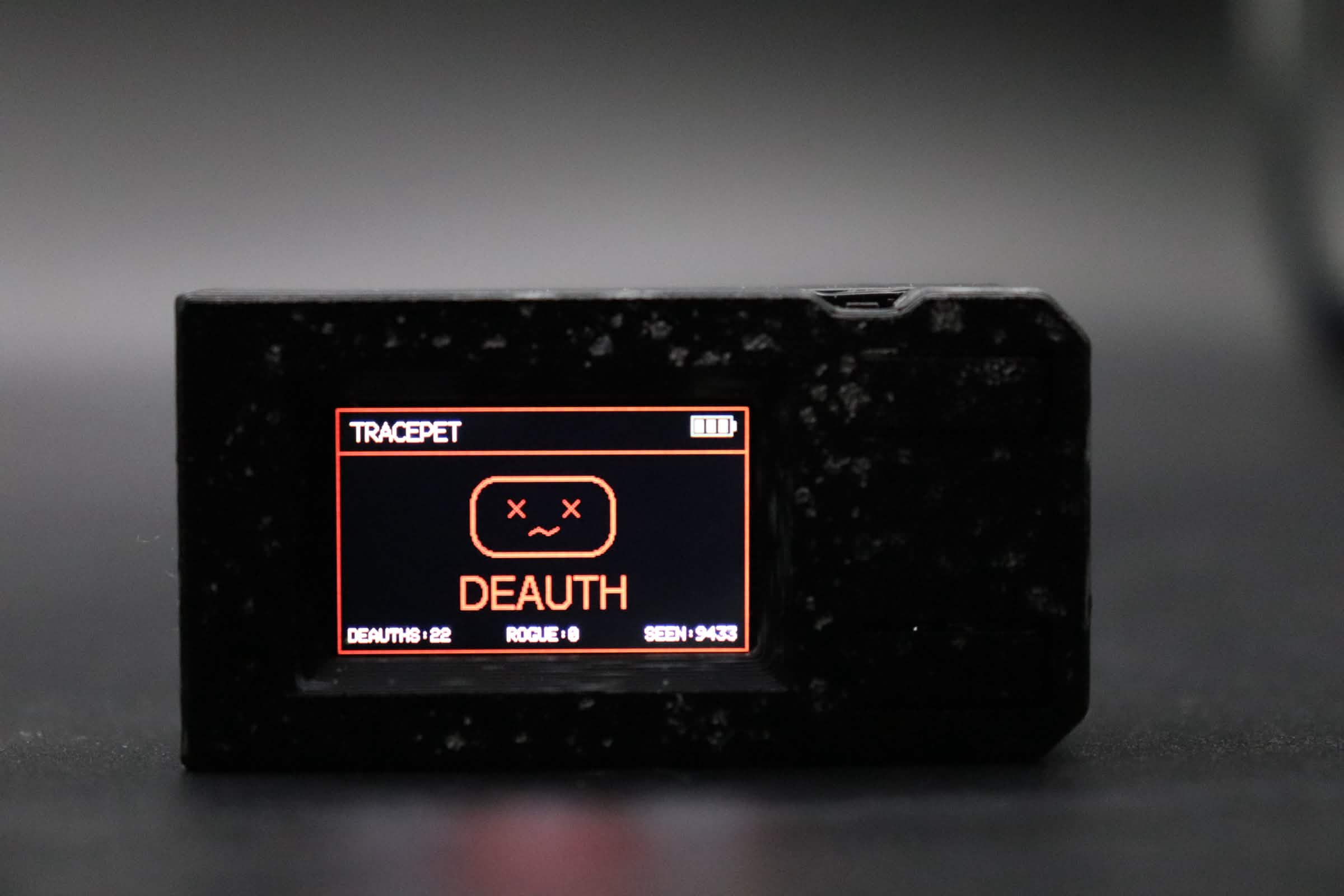TracePet showing Deauth alert state